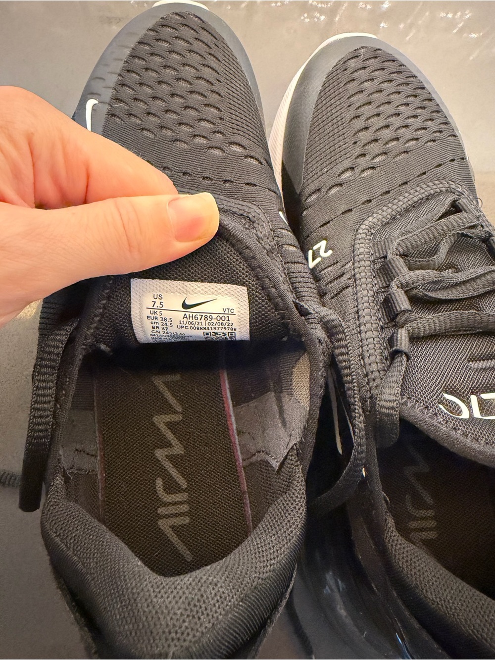 Nike Black & White Air Max 270 Sneakers - Picture 5 of 5